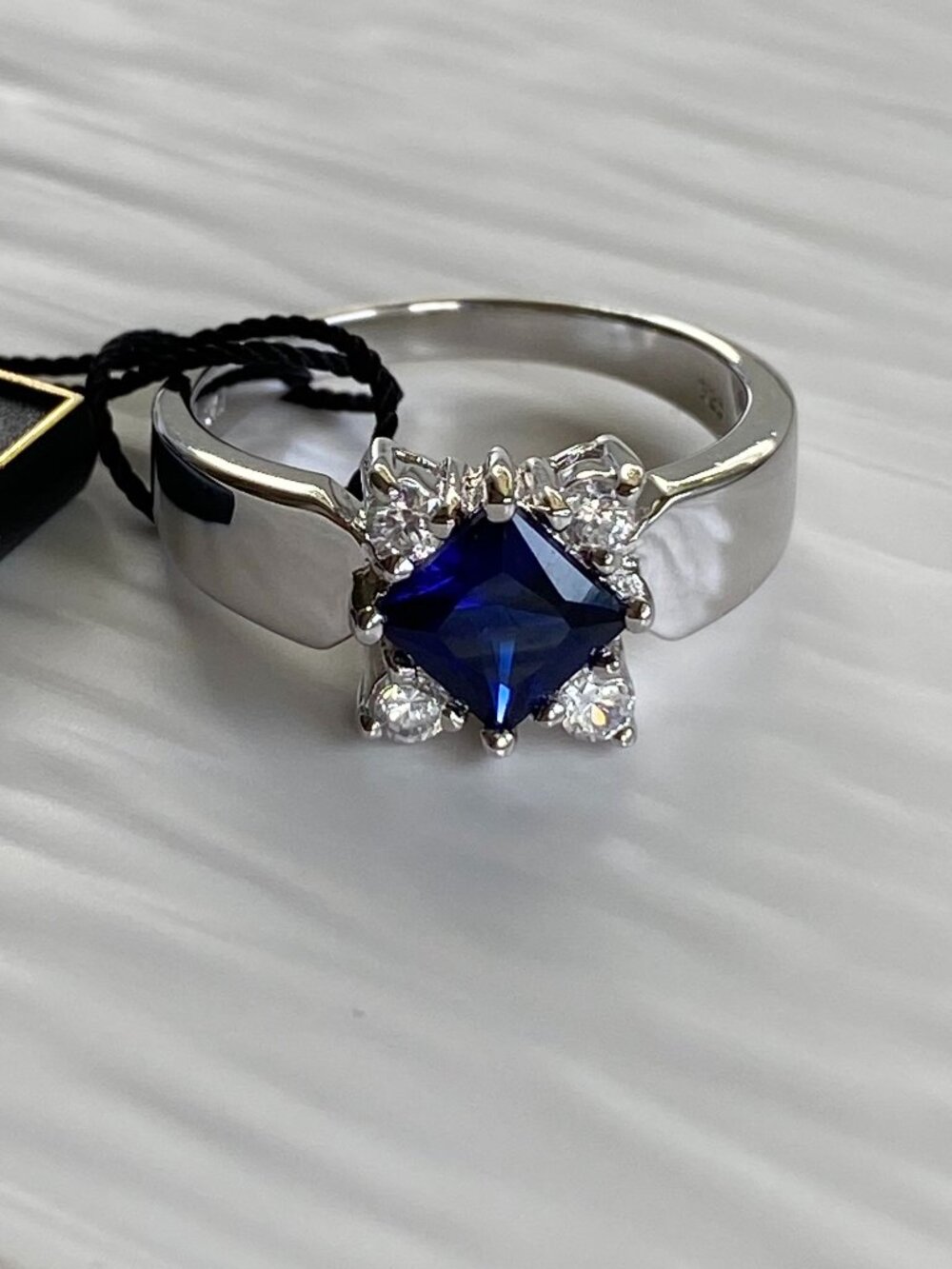 NWT Fifth Avenue Collection 925 Sterling Silver Blue Topaz Ring SZ 9 NWT